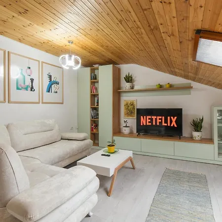 Loft By Holistay * טיראנה