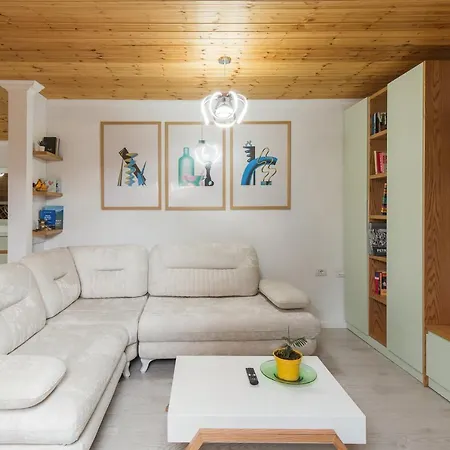 Loft By Holistay דירה טיראנה