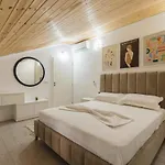 Loft By Holistay Apartment