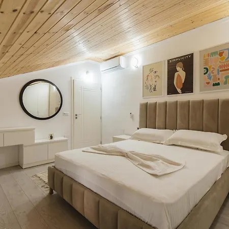 Loft By Holistay Apartment