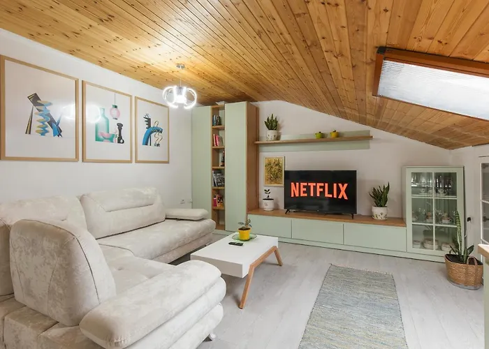 Loft By Holistay * Tirana