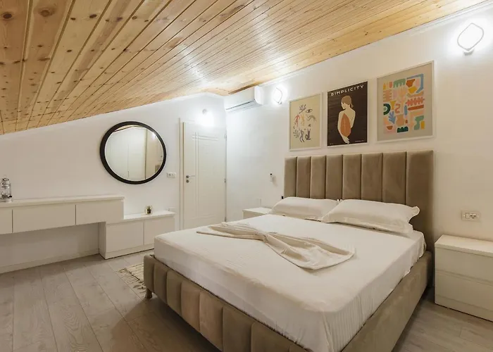 Loft By Holistay Apartment