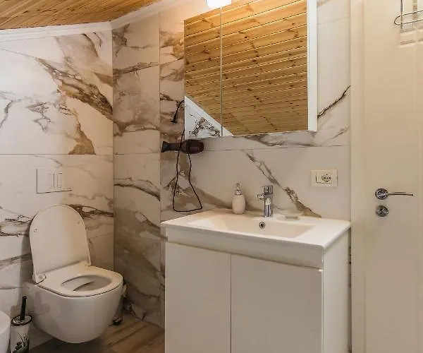 Loft By Holistay * Τίρανα